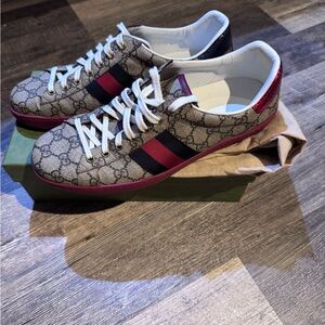 Gucci sneakers/shoes. Like NEW!!